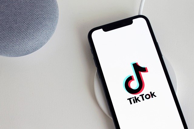 TikTok מצנזר אנשים 'מכוערים, עניים או מוגבלים' כדי למשוך משתמשים נוספים